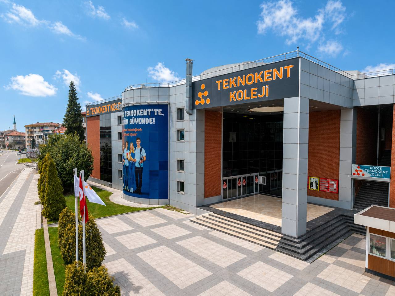 Düzce Teknokent Koleji kampüs binası ön cephe